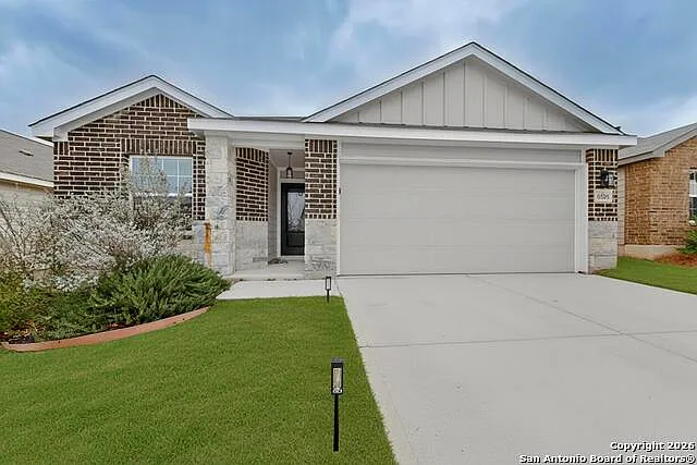 4 bed, 3.0 bath, 1915 sqft, $1,870 — Photo 2