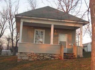 429 W Cherry St, Mount Vernon, MO 65712