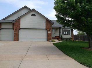 502 N Prairie Creek Dr, Kechi, KS 67067