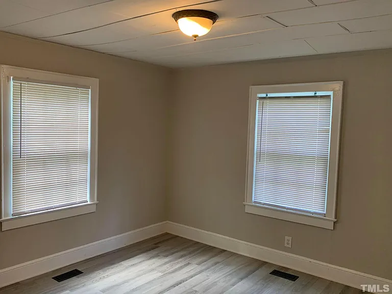 203 Hillsborough Rd — Photo 8