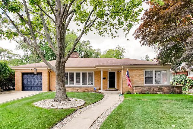 1st image of 9314 Lincolnwood Dr
