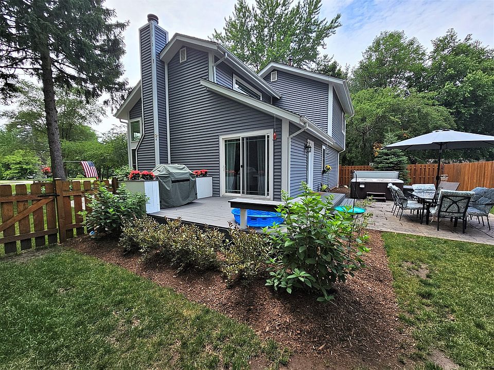 2nd image of 206 Grand Ave