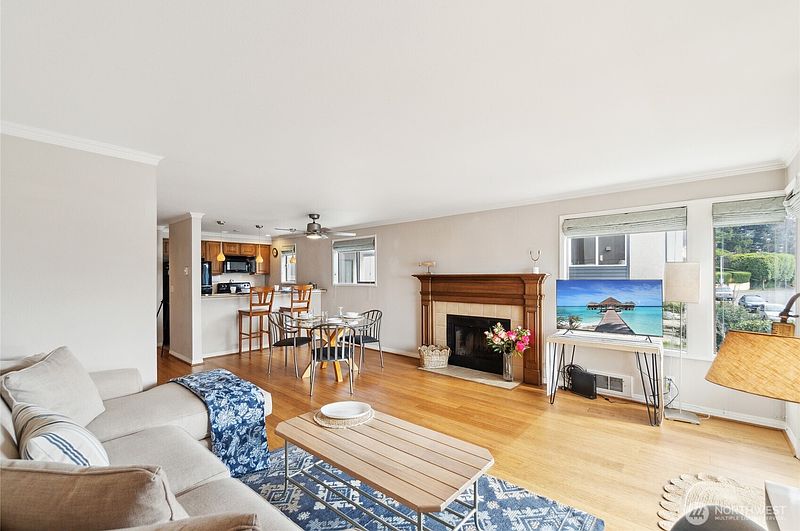 5th image of 4222 Beach Drive SW #202