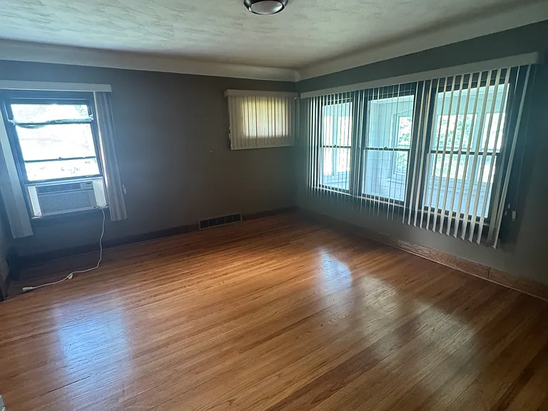 3544 Homewood Ave #2 — Photo 2