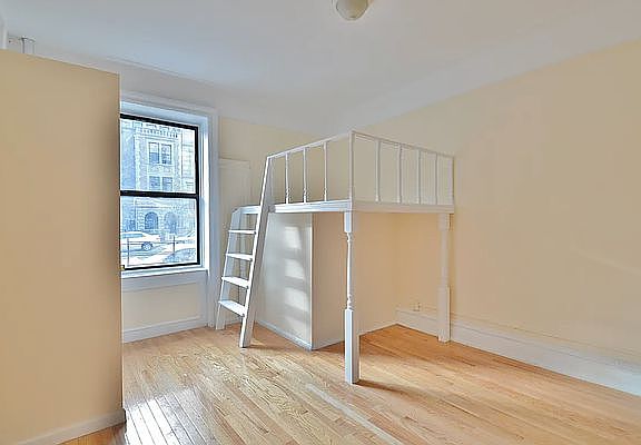 4th image of 48 Saint Nicholas Pl APT 2