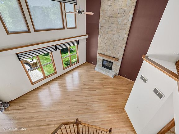 3rd image of 805 Deering Ct