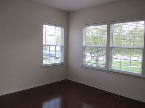 3rd image of 1911 Maureen Dr