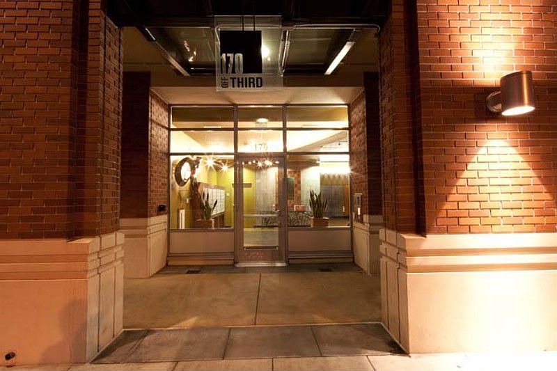 1st image of 170 King St Unit 705