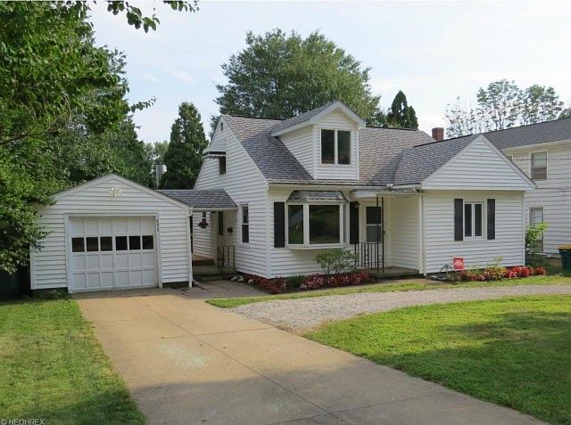 1st image of 577 Bloomington Dr