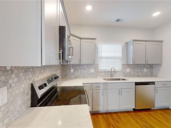 5th image of 3416 Littlefield Way