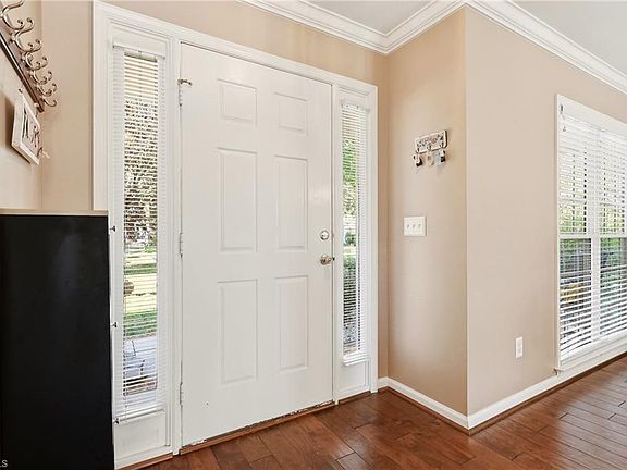 4th image of 5911 Highland Grove Dr