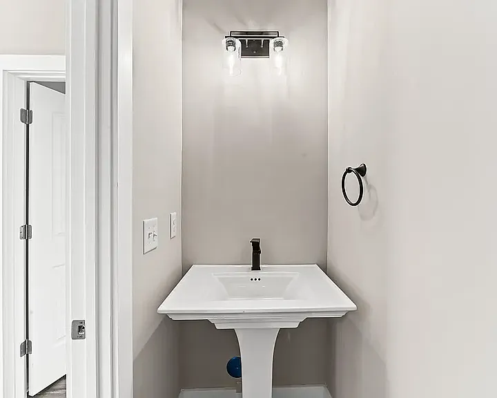 1107 Simmons St — Photo 10