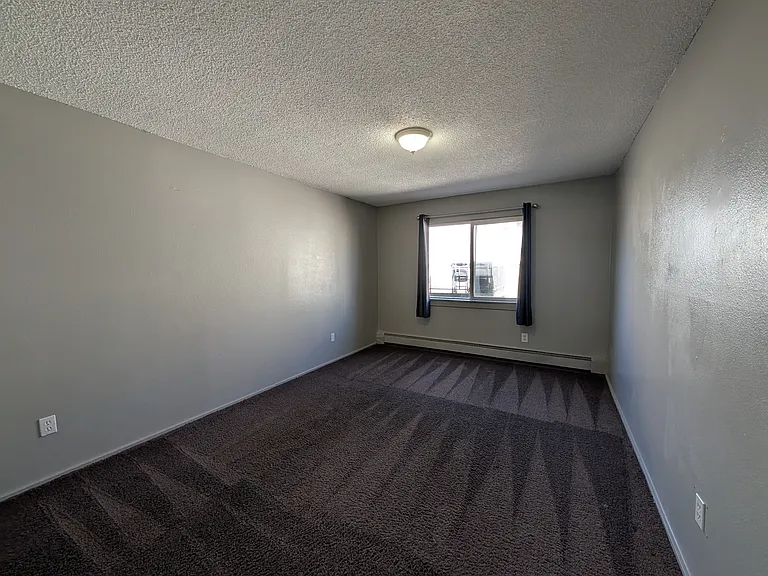 1425 N Yosemite St #6 — Photo 6