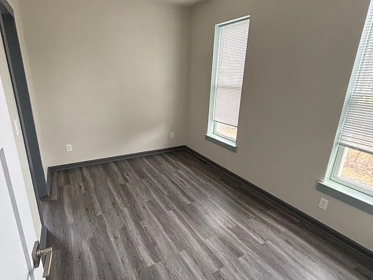 50 E Utica St — Photo 12