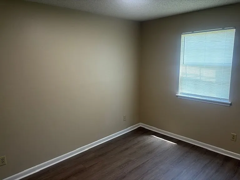 1 Pinewood Ct — Photo 11