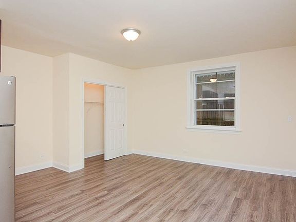 5th image of 2936 W Palmer St #901