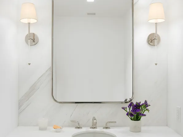 200 East 83rd Street image 8 of 25