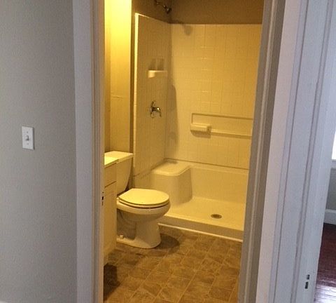 3rd image of 3206-3208 W 111th St