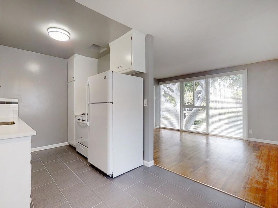 1st image of 1529 Granville Ave #1