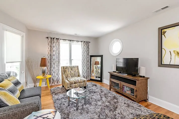 2 bed, 947 sqft, $3,100 — Photo 4