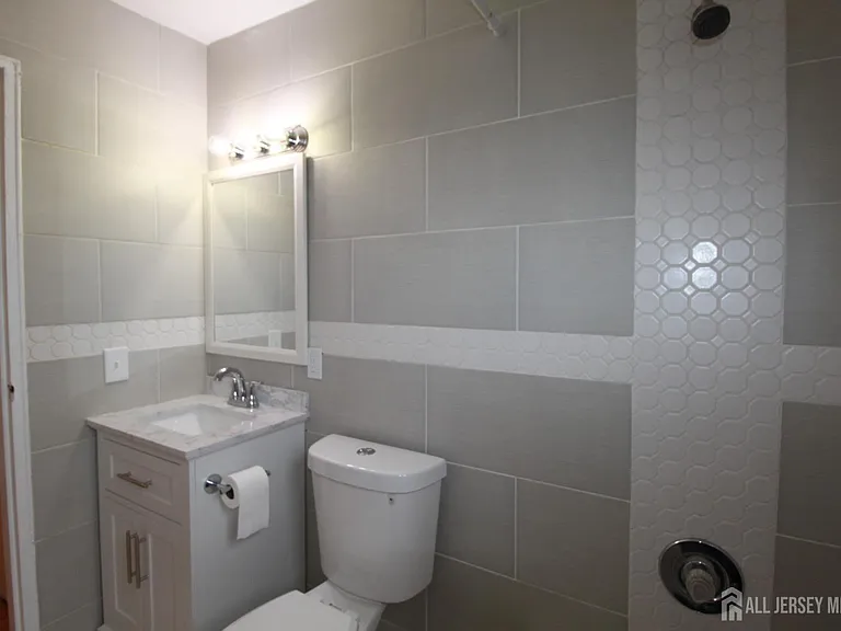 250 Penn Ave #2A — Photo 10