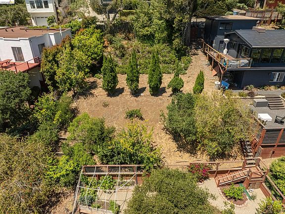 3rd image of 1072 Sterling Ave