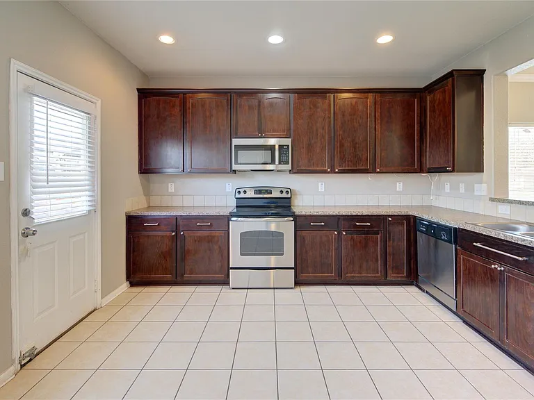 16726 Mammoth Springs Dr — Photo 37