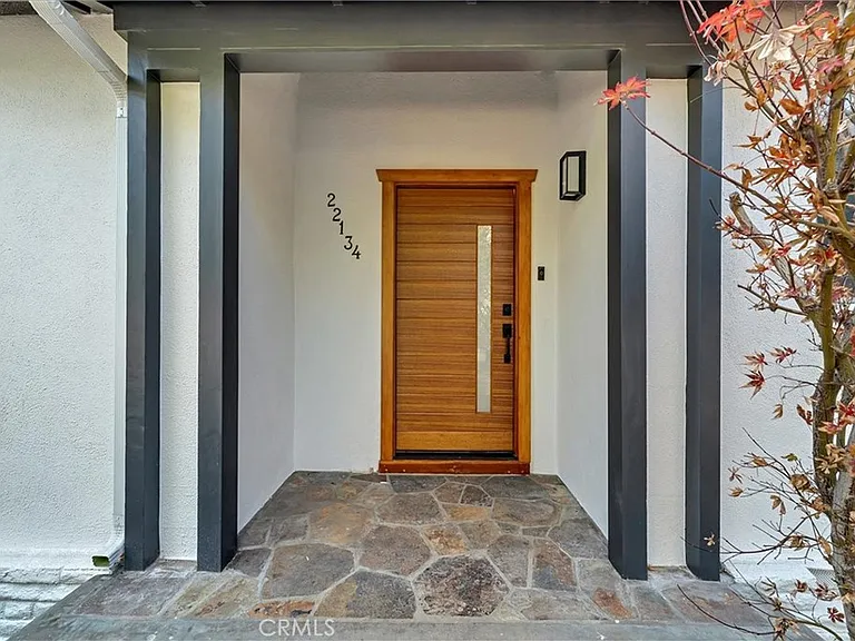 22134 Gilmore St — Photo 22