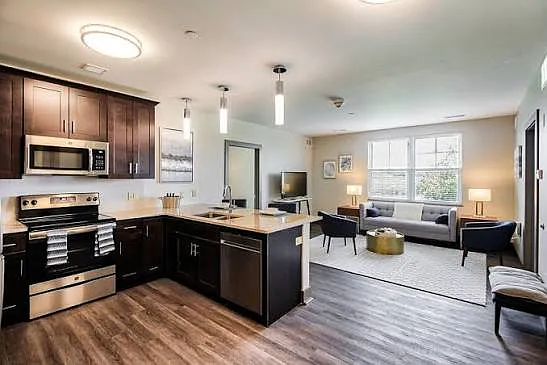 110 Walton St #202 — Photo 4