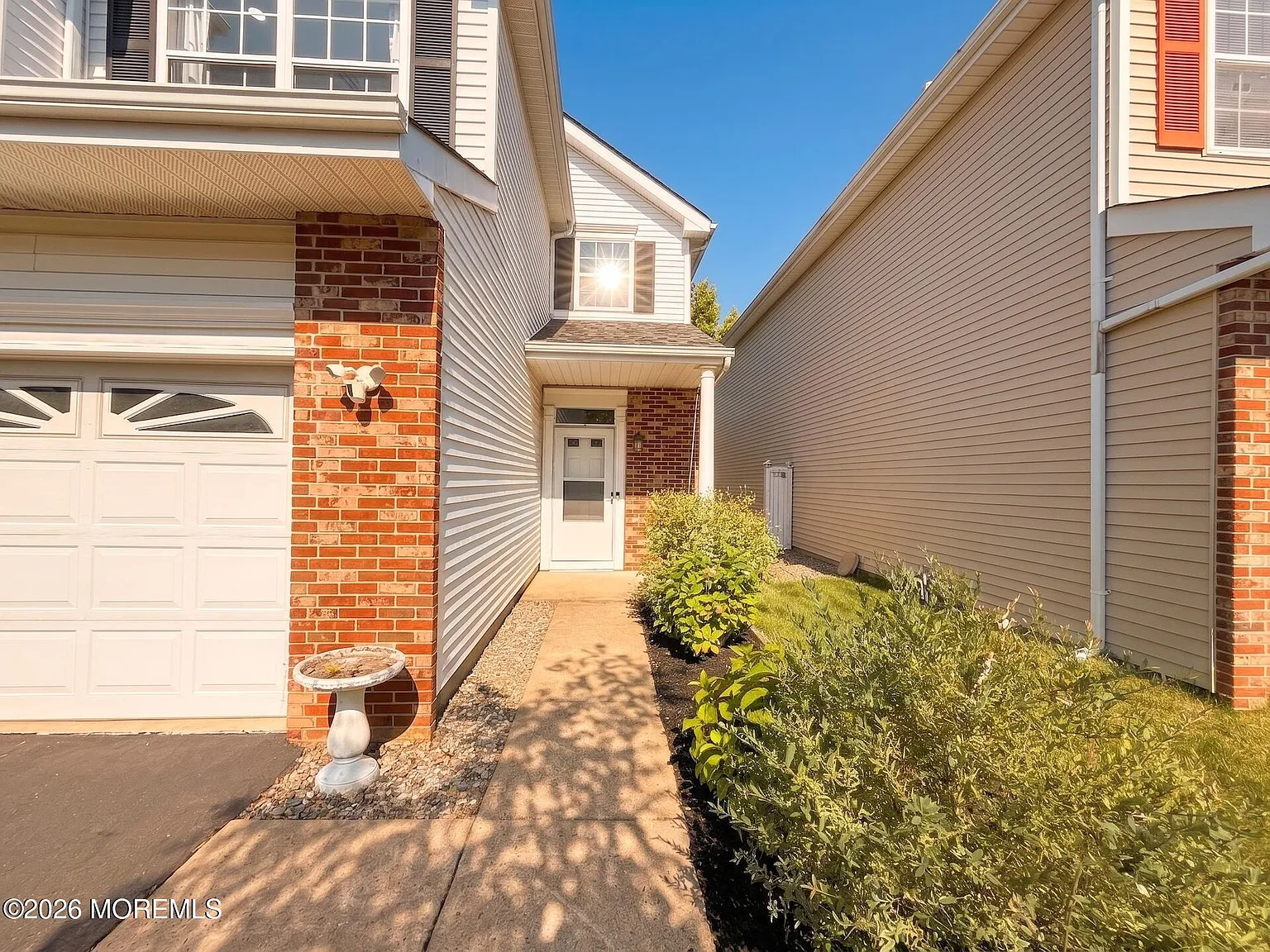 3 bed, 2.5 bath, 2107 sqft, $3,850 — Photo 2