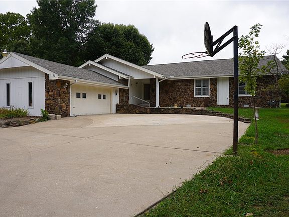 2nd image of 52 Alton Cir