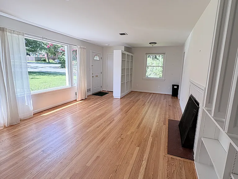 4325 Maple Ave — Photo 18