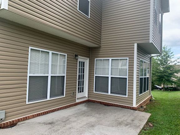 3rd image of 1534 Bailey Park Ln