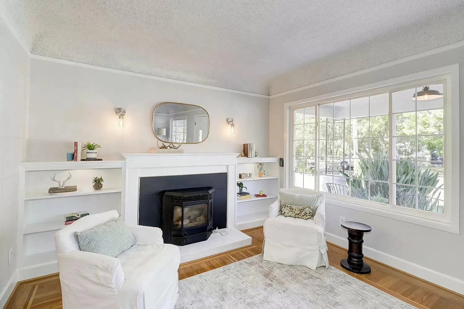 2 bed, 1200 sqft, $2,449 — Photo 4