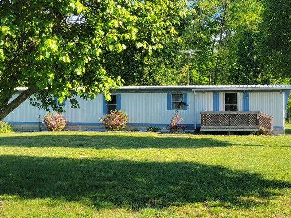 221 Phillips Ln, Junction City, KY 40440