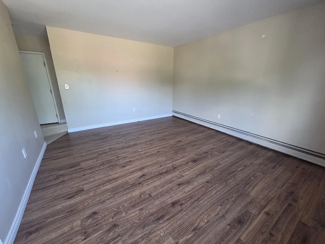 1 bed, $1,300 — Photo 4