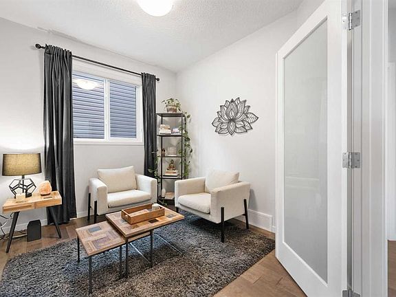 4th image of 92 E Brightoncrest Point SE