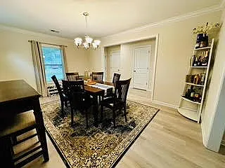 4 bed, 2.5 bath, 2181 sqft, $2,200 — Photo 3