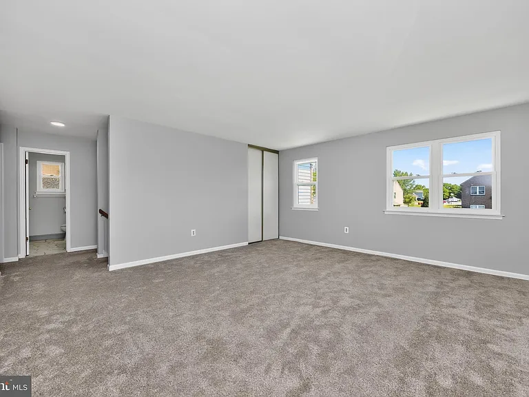 299 Florence Dr — Photo 9