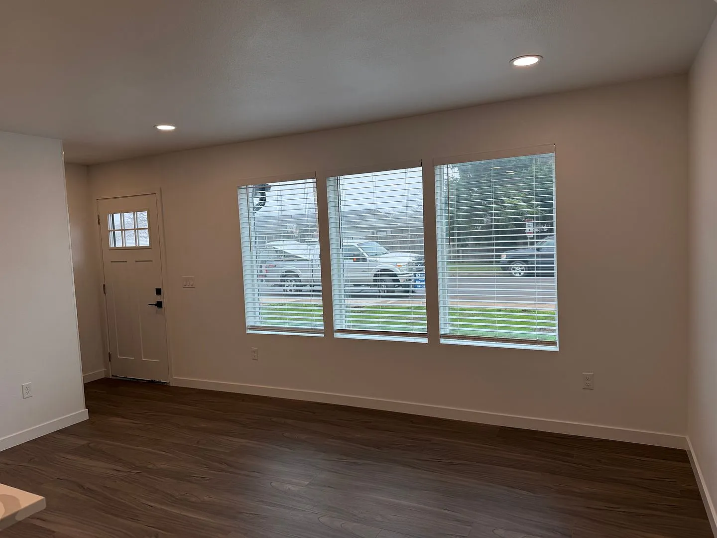 New 3-bedroom, 3 full bath townhouse in Thurston! — Photo 4