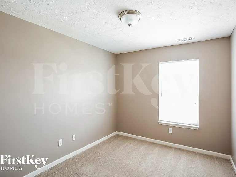 2822 Beethoven Ave — Photo 10