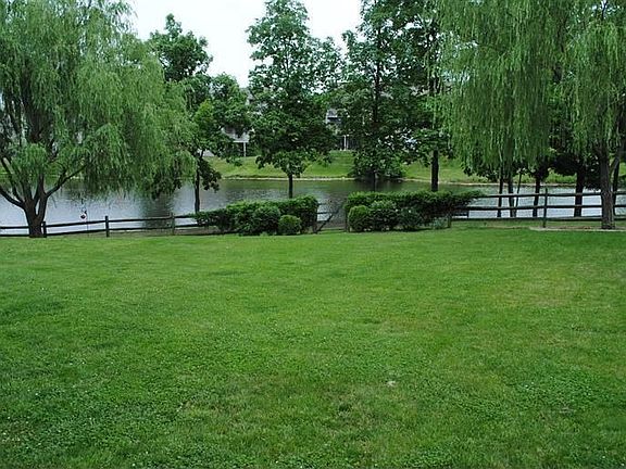 2nd image of 9043 Crimson Oak Dr