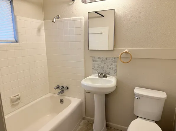 4615 S Madison Pl, Tulsa, OK 74105