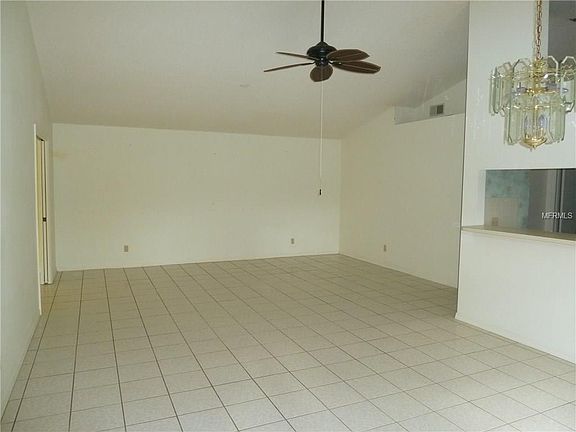 3rd image of 2076 Cheryl Dr