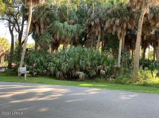 2 Fiddlers Trace Rd, Saint Helena Island, SC 29920