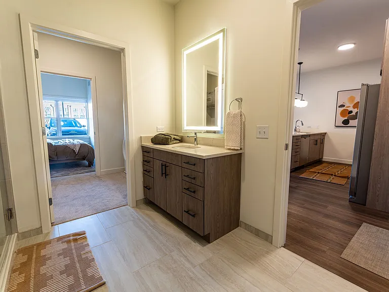 Galewood Residences — Photo 16