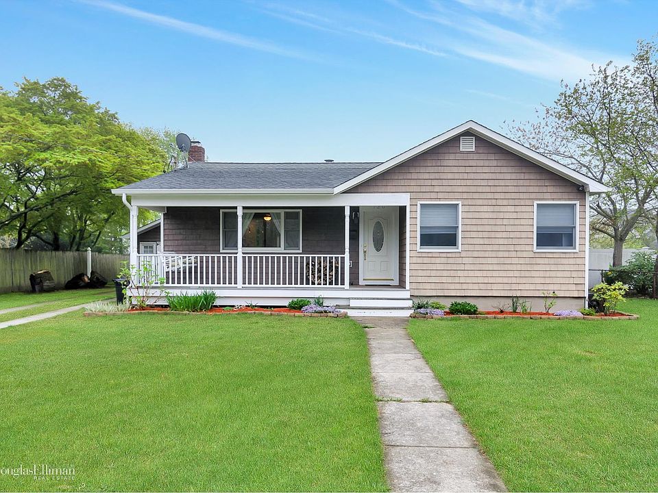 1st image of 120 Pine Neck Ave