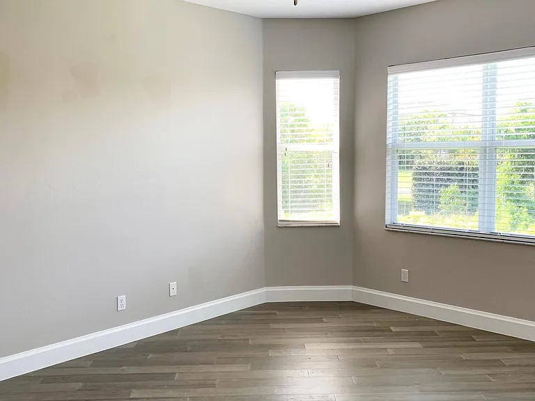 Master Bedroom with Access to Lanai