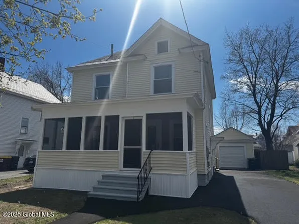 16 5th Street, Glens Falls, NY 12801