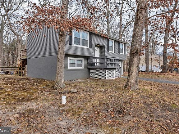 3rd image of 542 Pemberton Blvd
